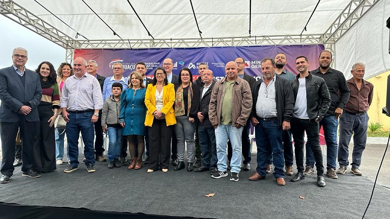 Câmara de Manhuaçu participa da cerimônia de retomada dos voos em Santo Amaro de Minas