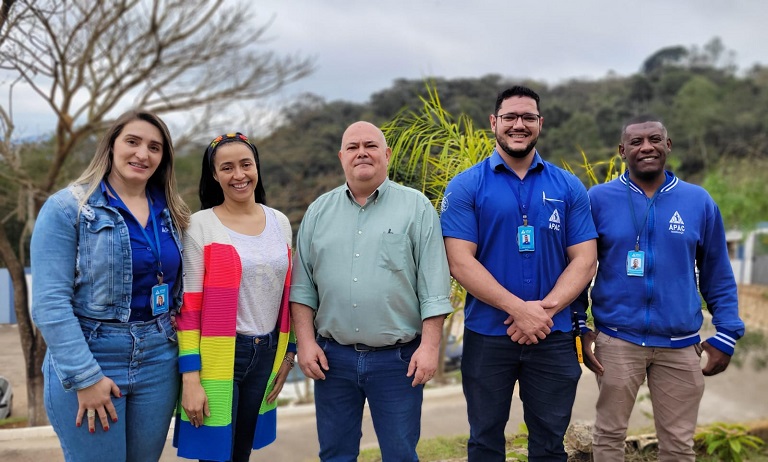 Vereador Juninho Enfermeiro participa de reunião na Apac